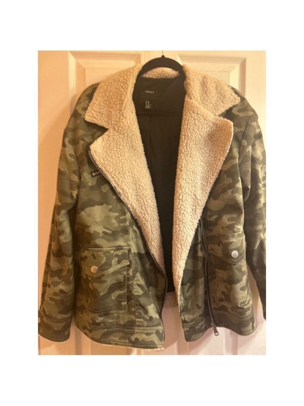 Women's Forever 21 Camo Jacket Size M
